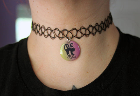 Pissy Cat Tattoo Choker in Purple/Green