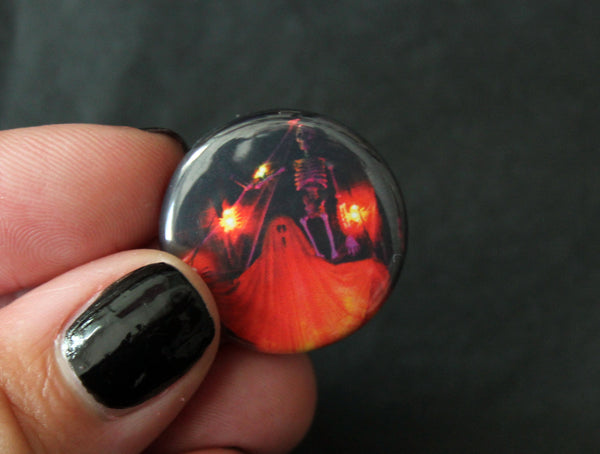 Halloween Nostalgia One Inch Button / Glowing Ghost